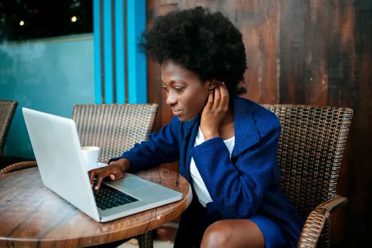 Looking closer at outsourcing platforms for small businesses: A global landscape